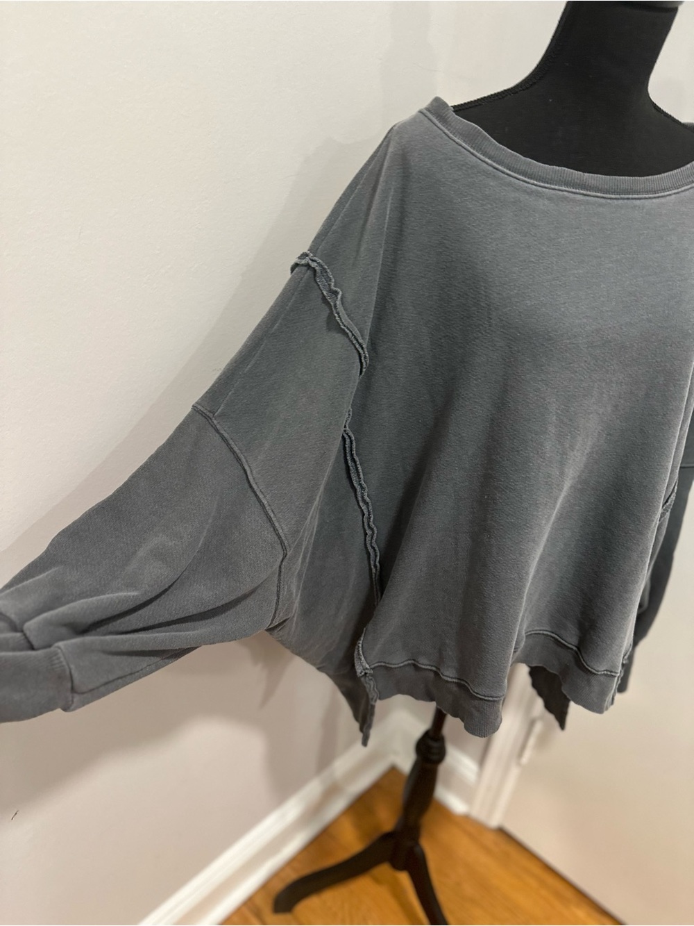 Free People We The Free SzL Gray Camden Sweatshirt Oversized Raw Hem Slouchy Top - Picture 4 of 16